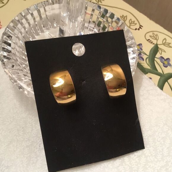 Anne Klein Matte Finish Goldtone Earrings - Picture 1 of 7